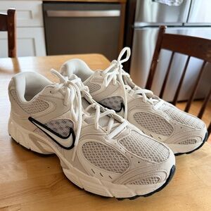 Nike White and Black Mesh Athletic Sneakers v5